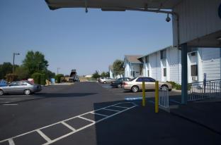 nampa inn and suites