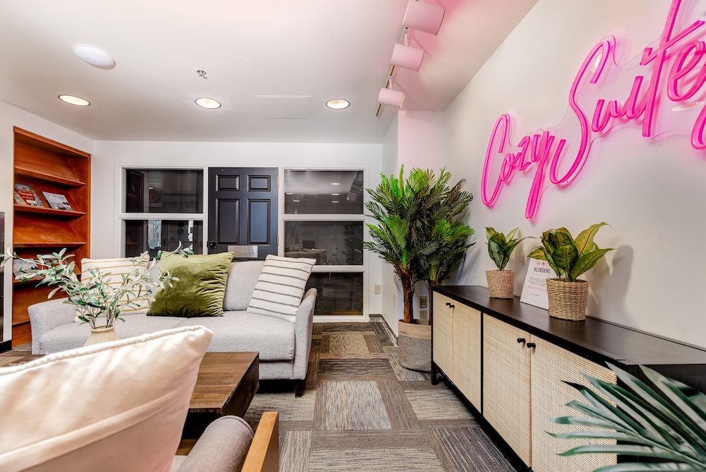 cozysuites central west end