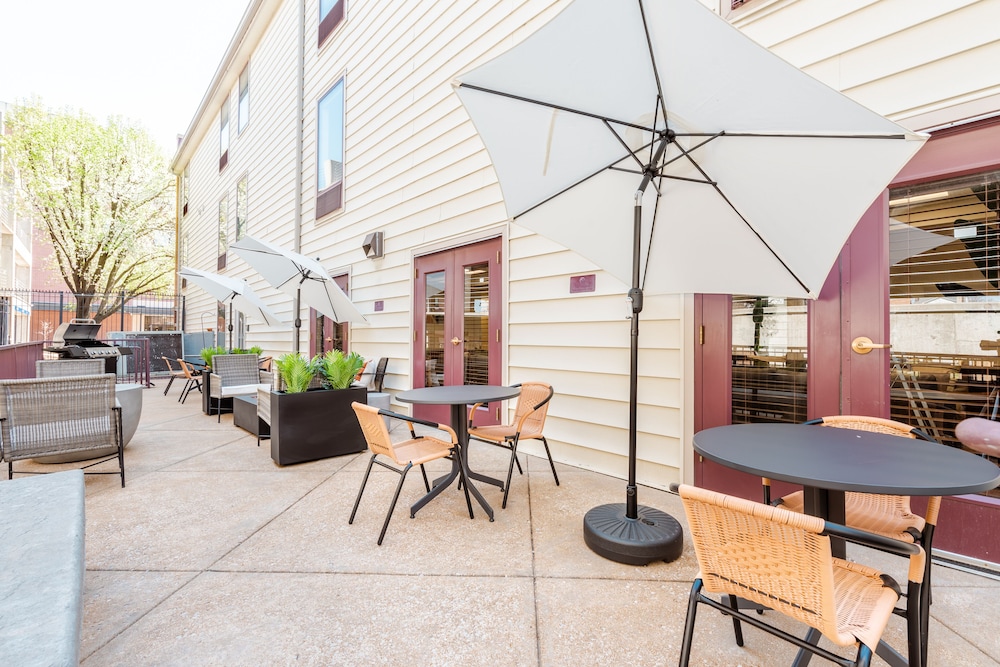 cozysuites central west end