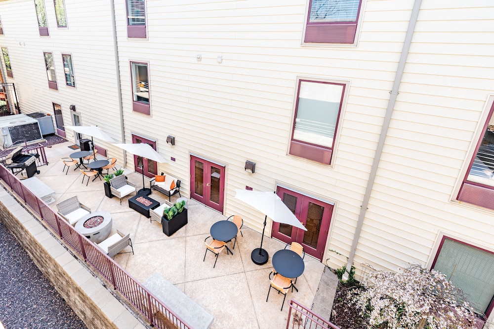 cozysuites central west end