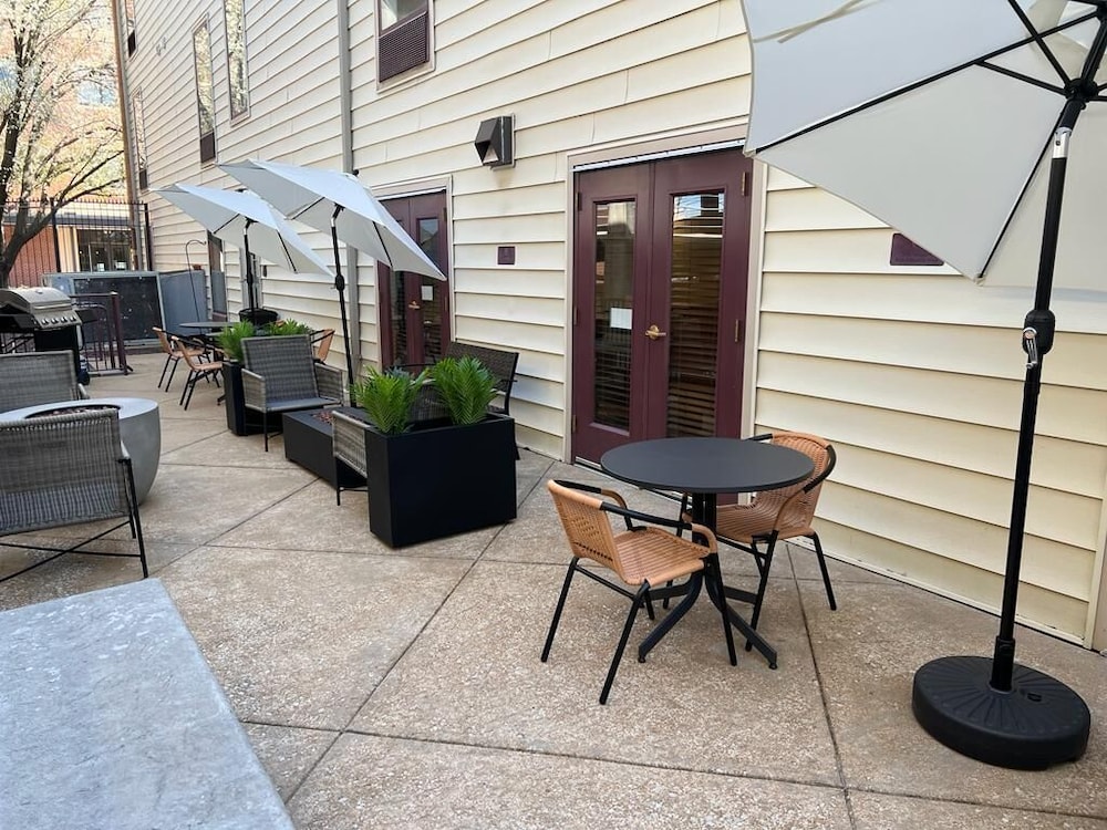 cozysuites central west end