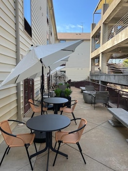 cozysuites central west end