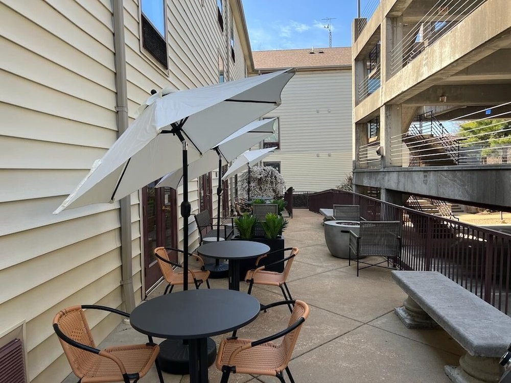 cozysuites central west end