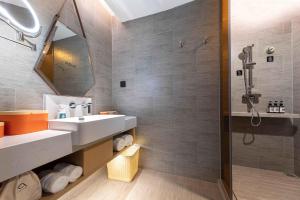 atour hotel foshan shunde oct happy coast