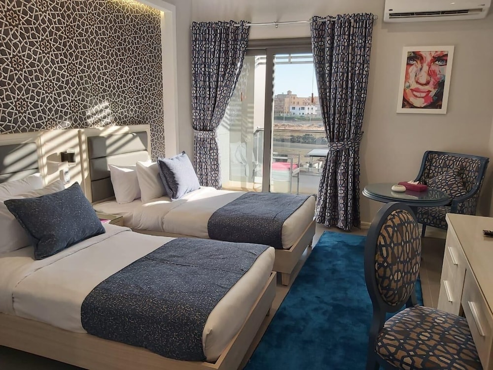 royal day plaza hotel