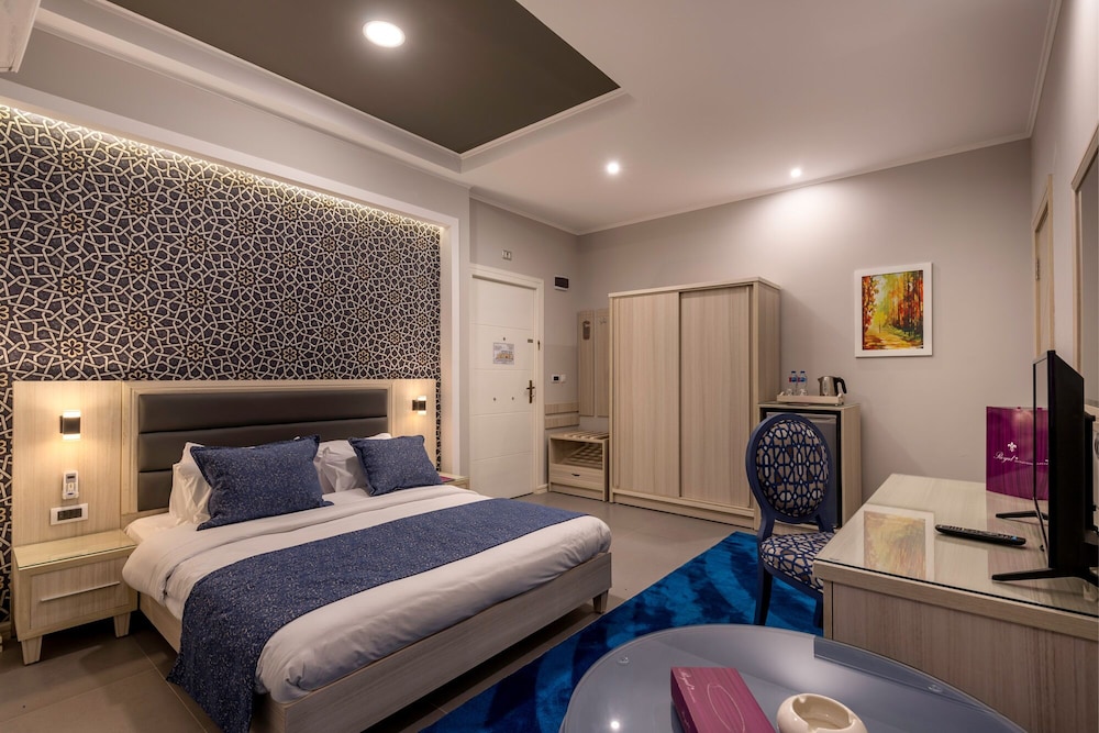 royal day plaza hotel