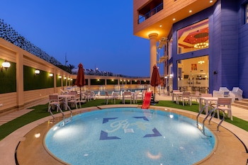 royal day plaza hotel