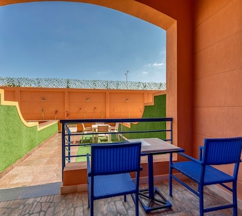 royal day plaza hotel