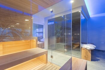 valarin roma luxory apartment wellness
