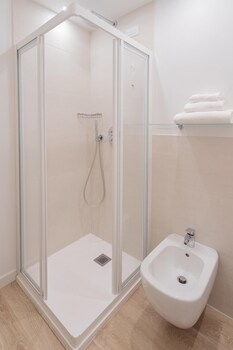 valarin roma luxory apartment wellness