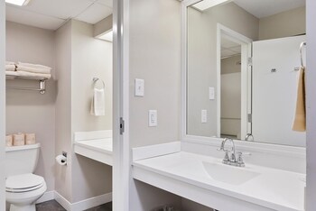 sandy cove third east standard suite