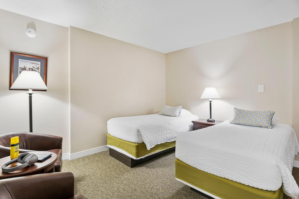 sandy cove third east standard suite