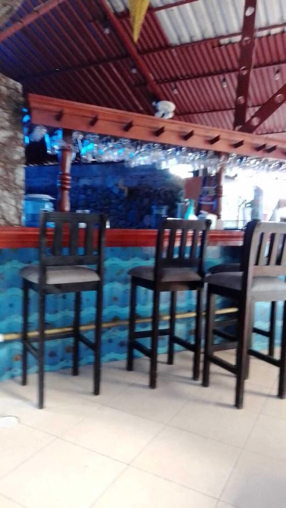 hotel la cueva de limon