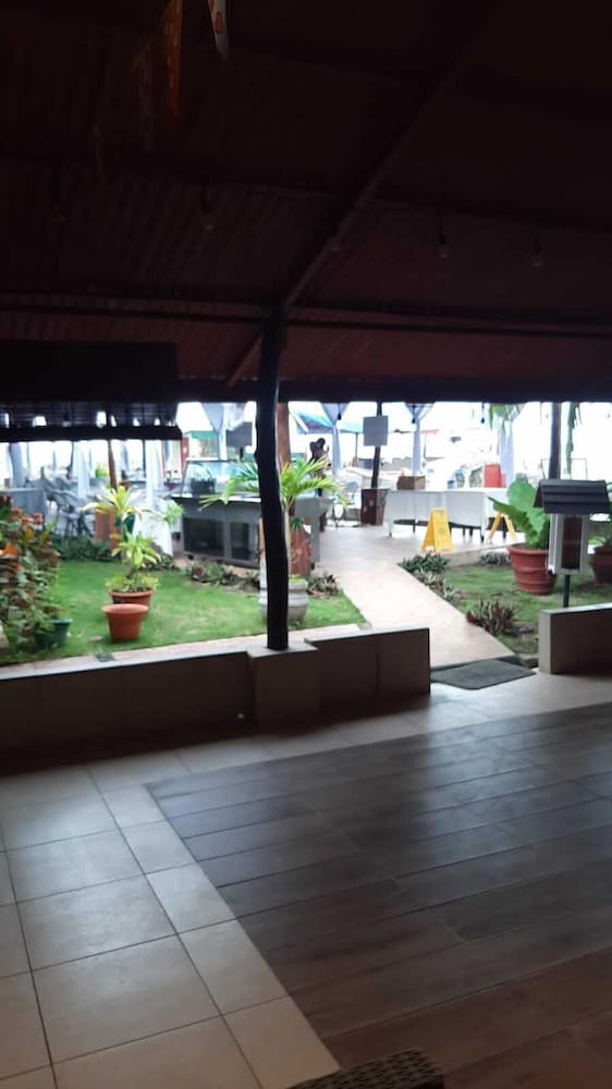 hotel la cueva de limon