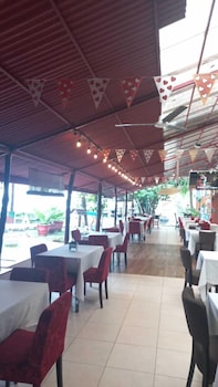 hotel la cueva de limon