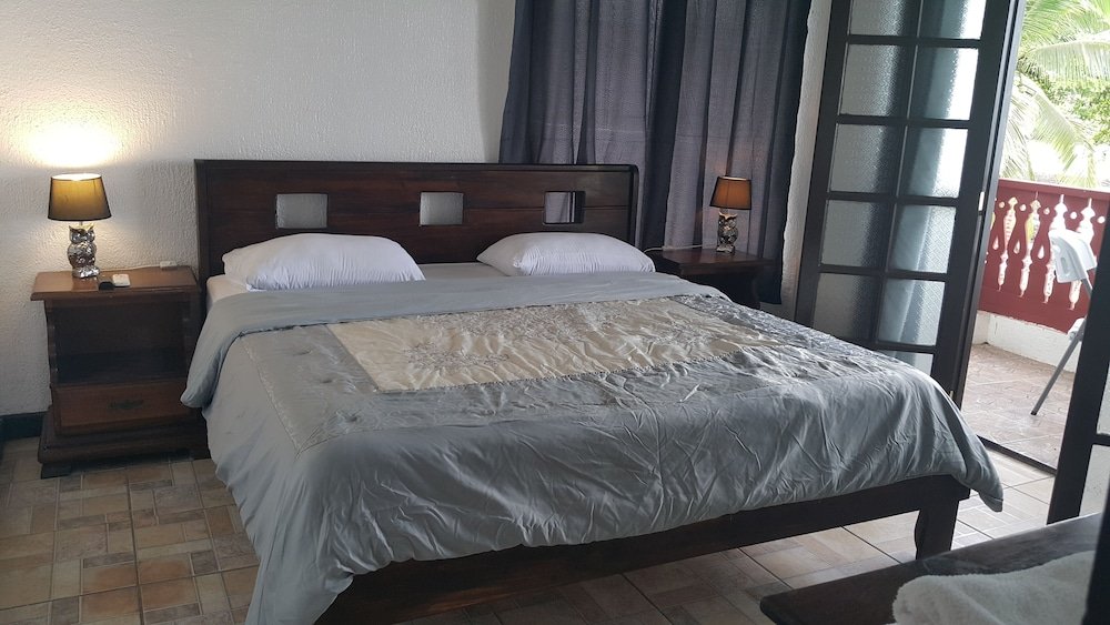 hotel la cueva de limon