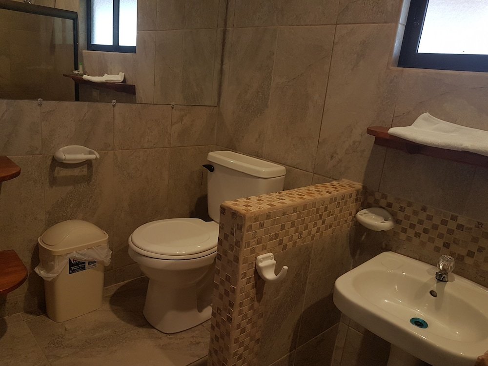 hotel la cueva de limon