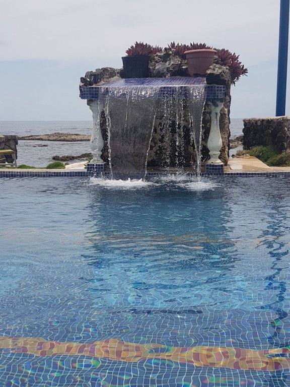 hotel la cueva de limon