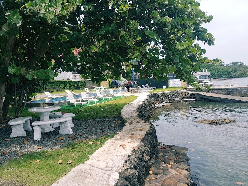 hotel la cueva de limon