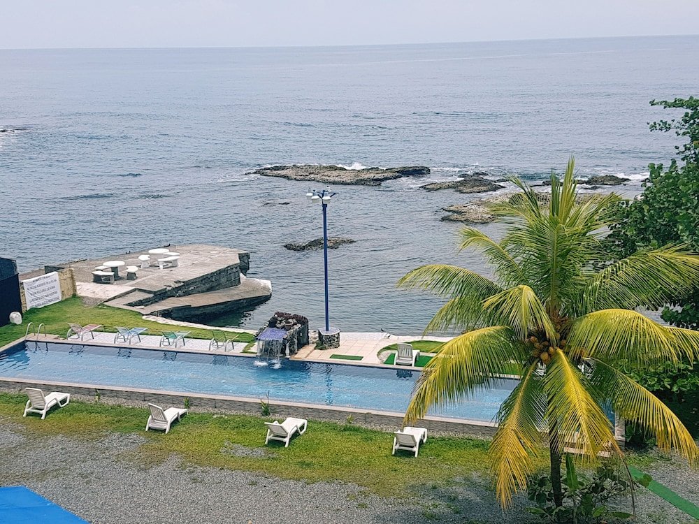 hotel la cueva de limon