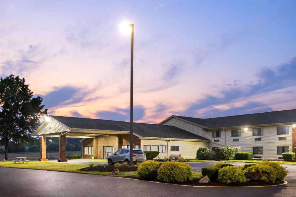 super 8 by wyndham henrietta rochester area