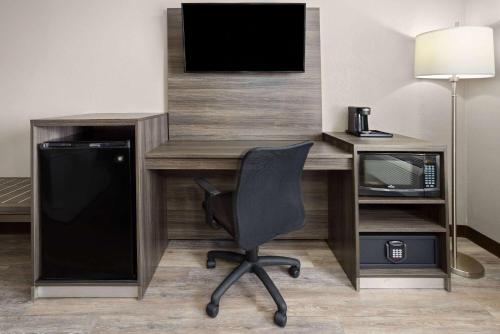 super 8 by wyndham henrietta rochester area