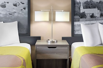 super 8 by wyndham henrietta rochester area