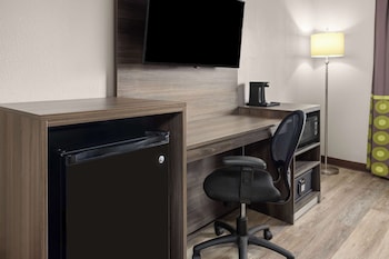 super 8 by wyndham henrietta rochester area