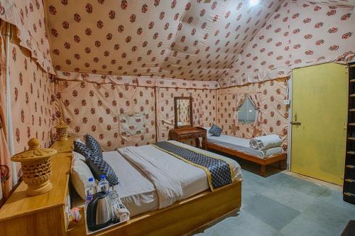 hotel golden safari