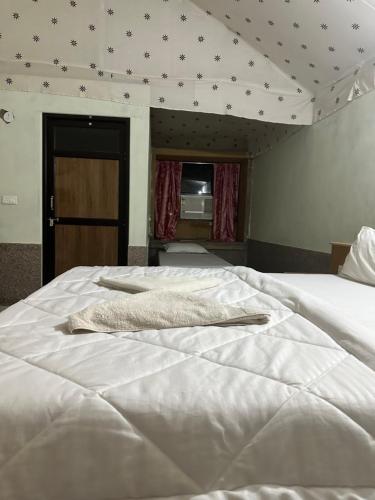 hotel golden safari