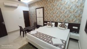 hotel golden safari