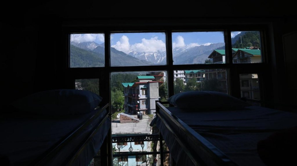 the hostel manali