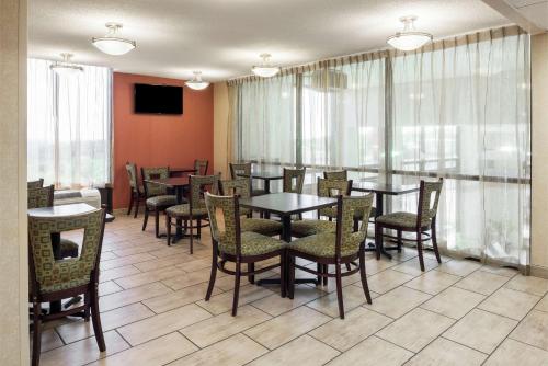 hampton inn by hilton branson on the strip