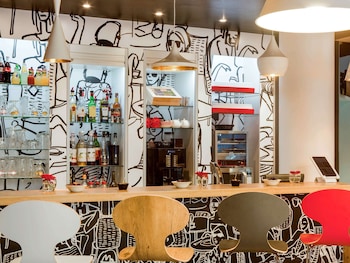 ibis paris porte de clichy centre