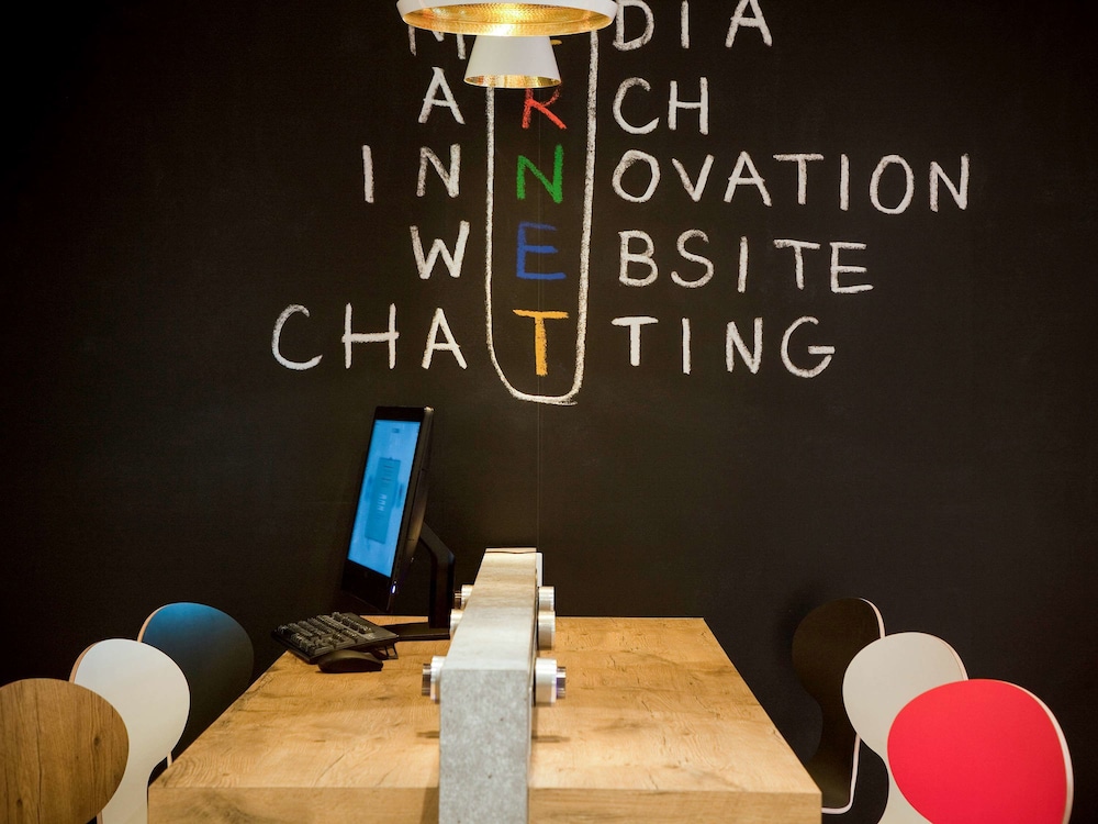 ibis paris porte de clichy centre