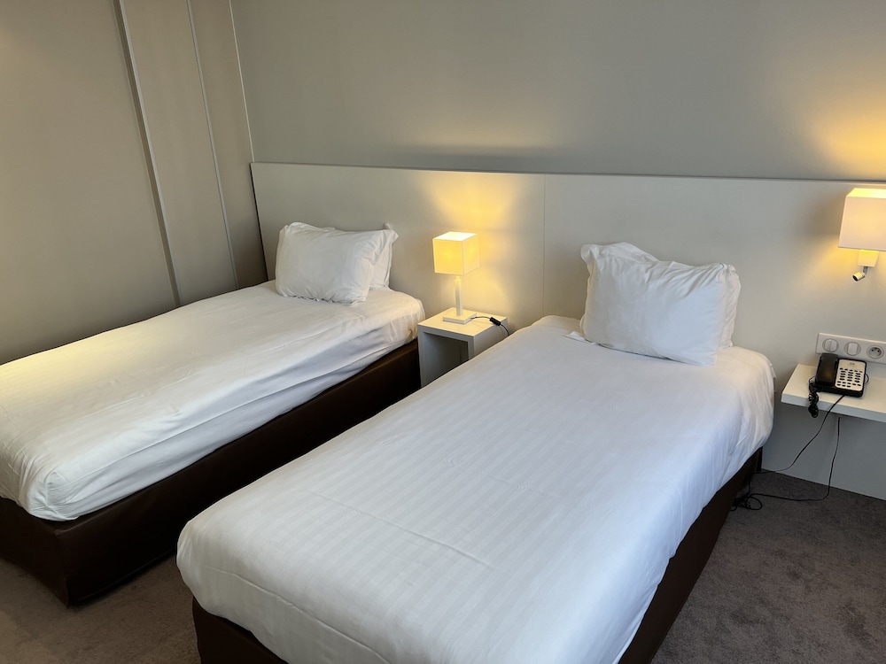 holiday inn paris auteuil by ihg