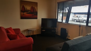 the rocks motel
