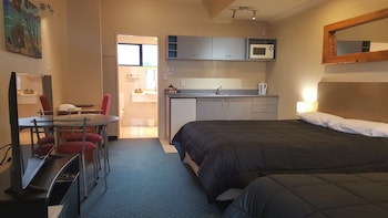 the rocks motel
