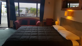 the rocks motel