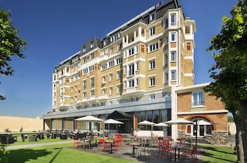 executive hotel paris gennevilliers