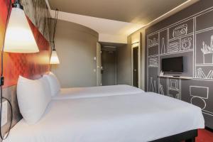 ibis paris coeur dorly airport