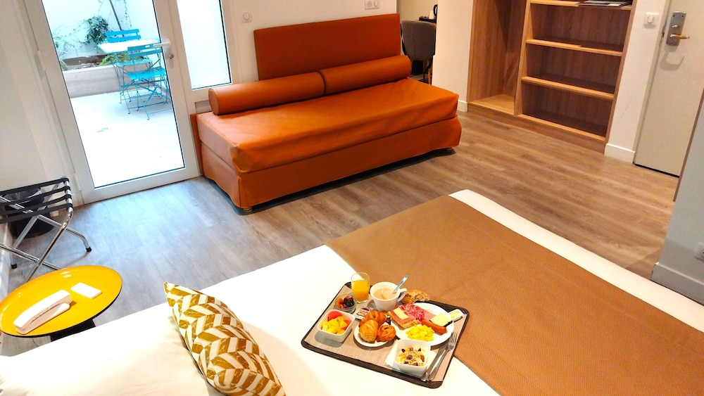 avia saphir montparnasse