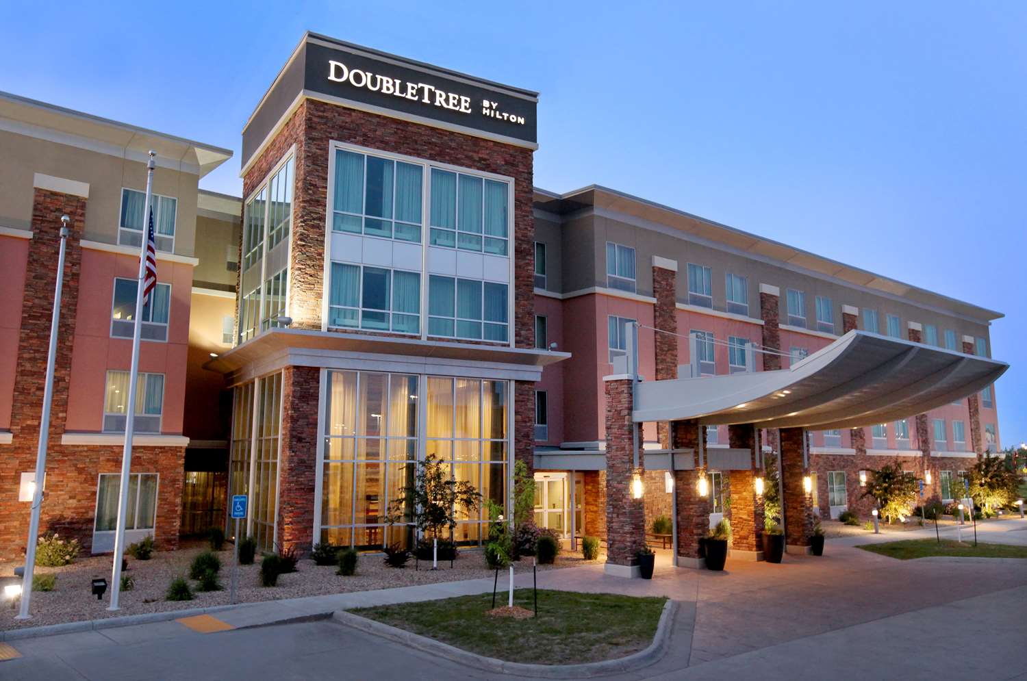 doubletree by hilton west fargo sanford medical center area