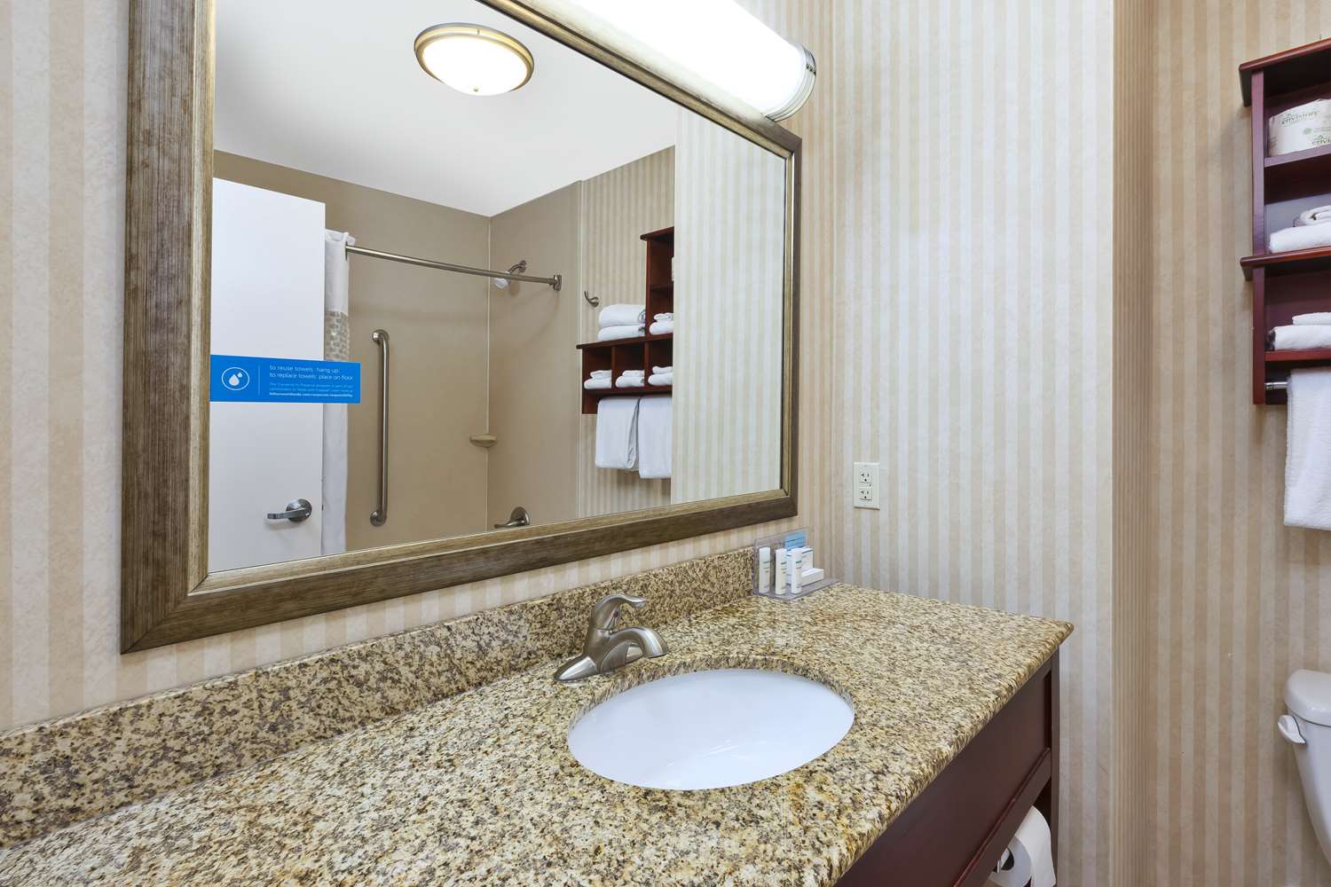 hampton inn detroit southgate