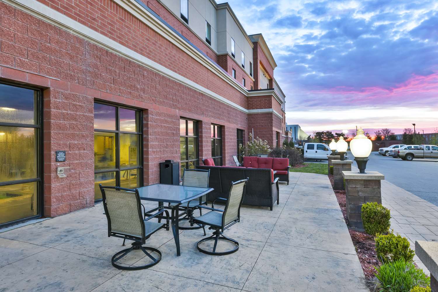 hampton inn detroit southgate