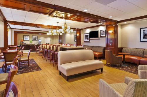 hampton inn detroit southgate
