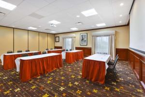 hampton inn detroit southgate
