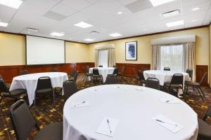 hampton inn detroit southgate