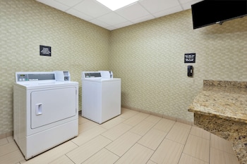 hampton inn detroit southgate