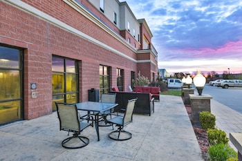 hampton inn detroit southgate